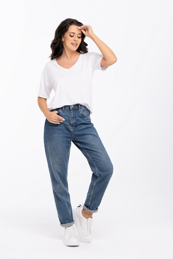 PATTY - luźna koszulka z dekoltem w serek w kolorze białym